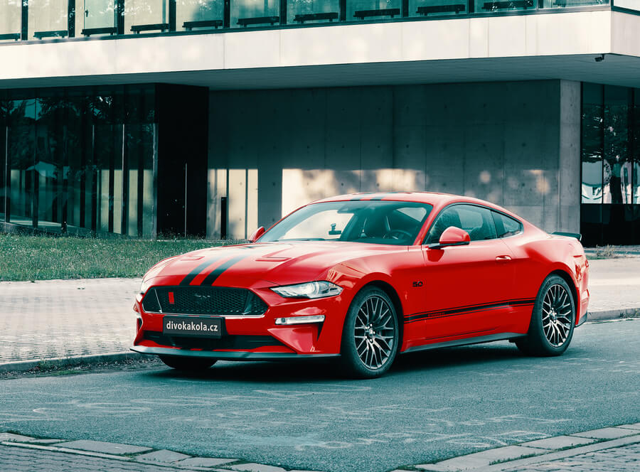 Jízda ve Fordu Mustang Coyote V8 v Praze